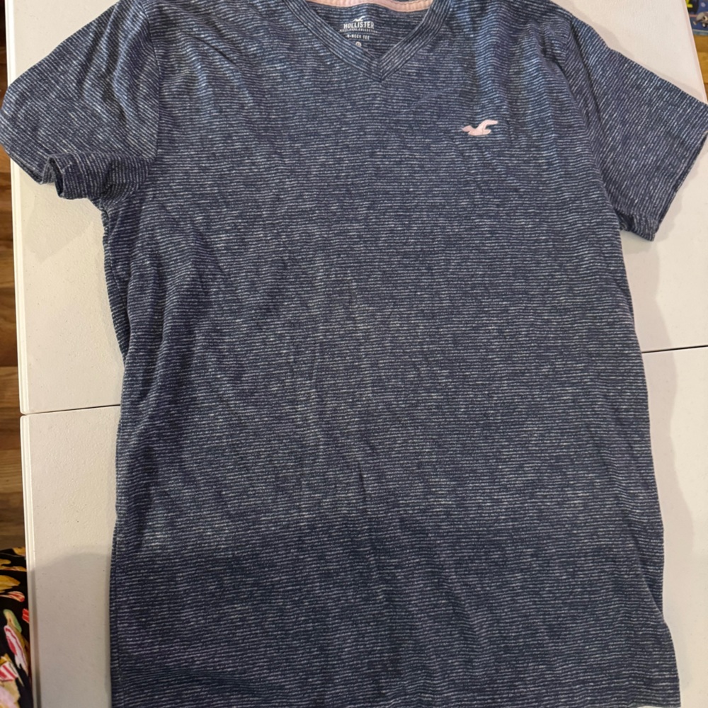 Men’s Hollister xs soft t-shirt